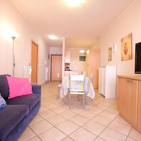 Poseidon 4 - アパート